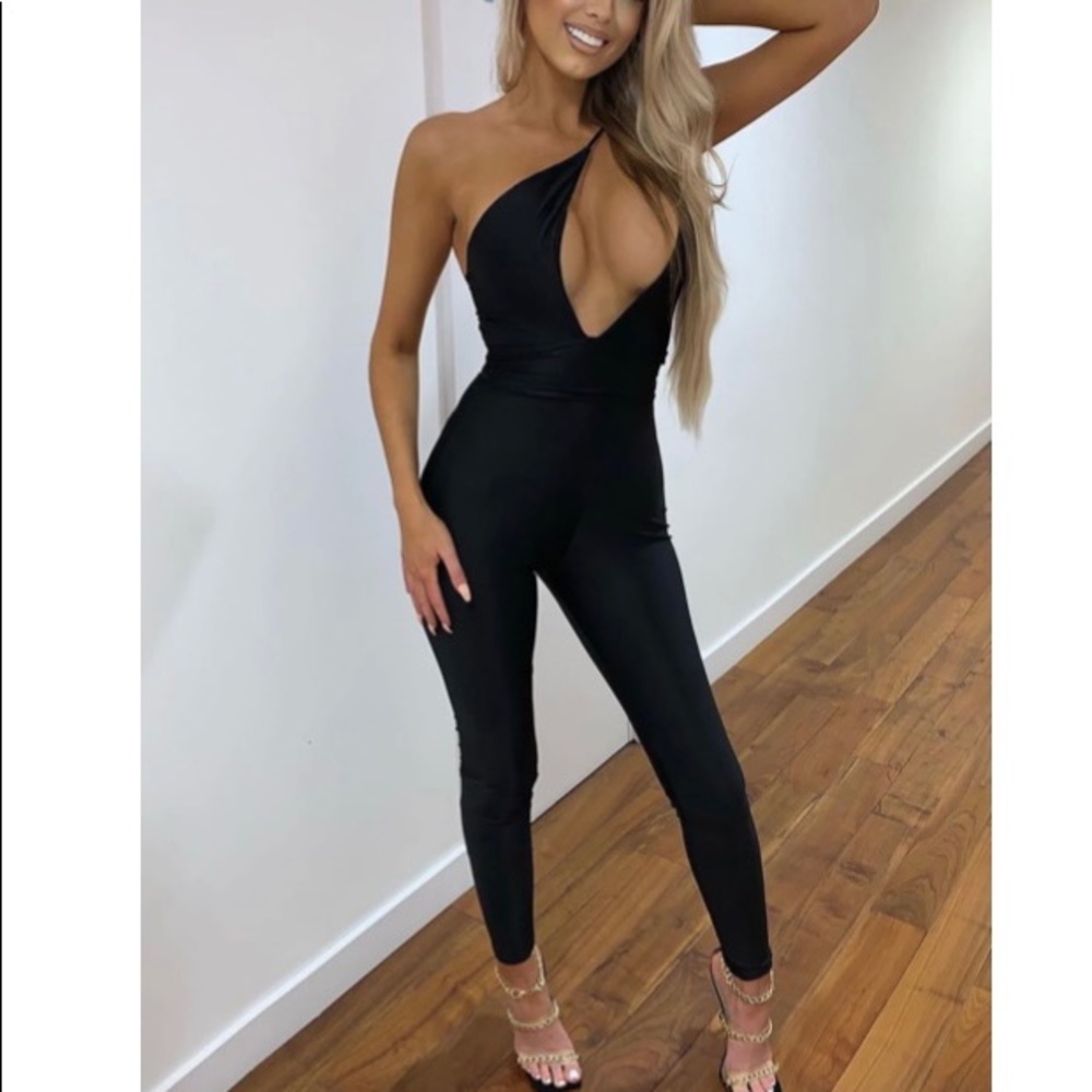 Fashion Nova One Shoulder Jumpsuit black small